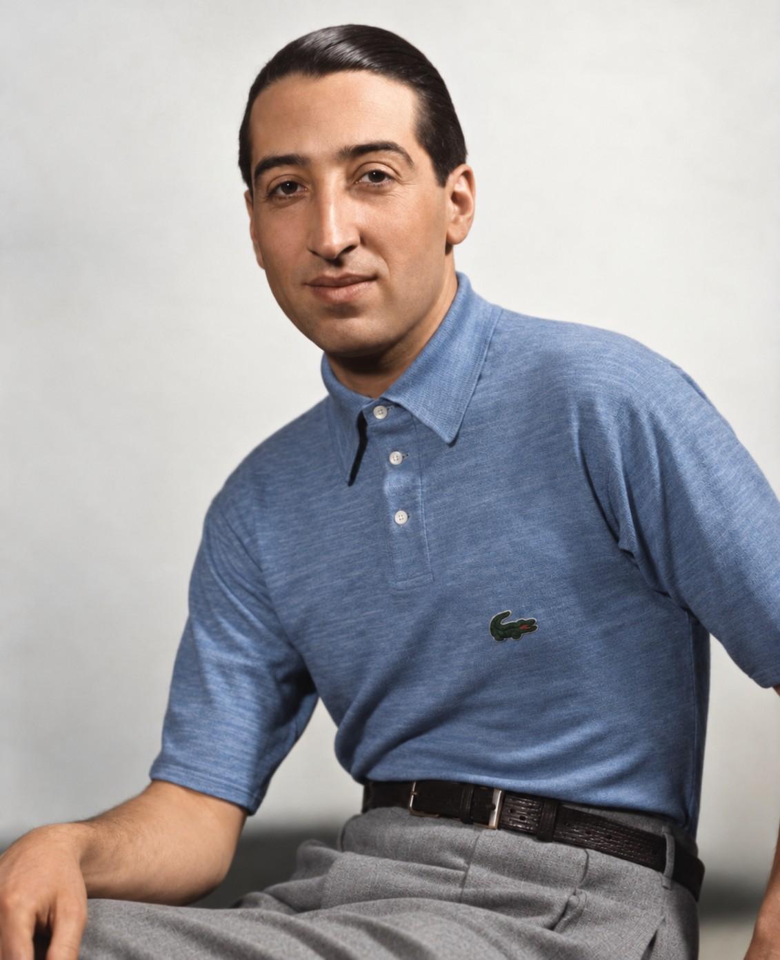 René Lacoste portant un polo à crocodile