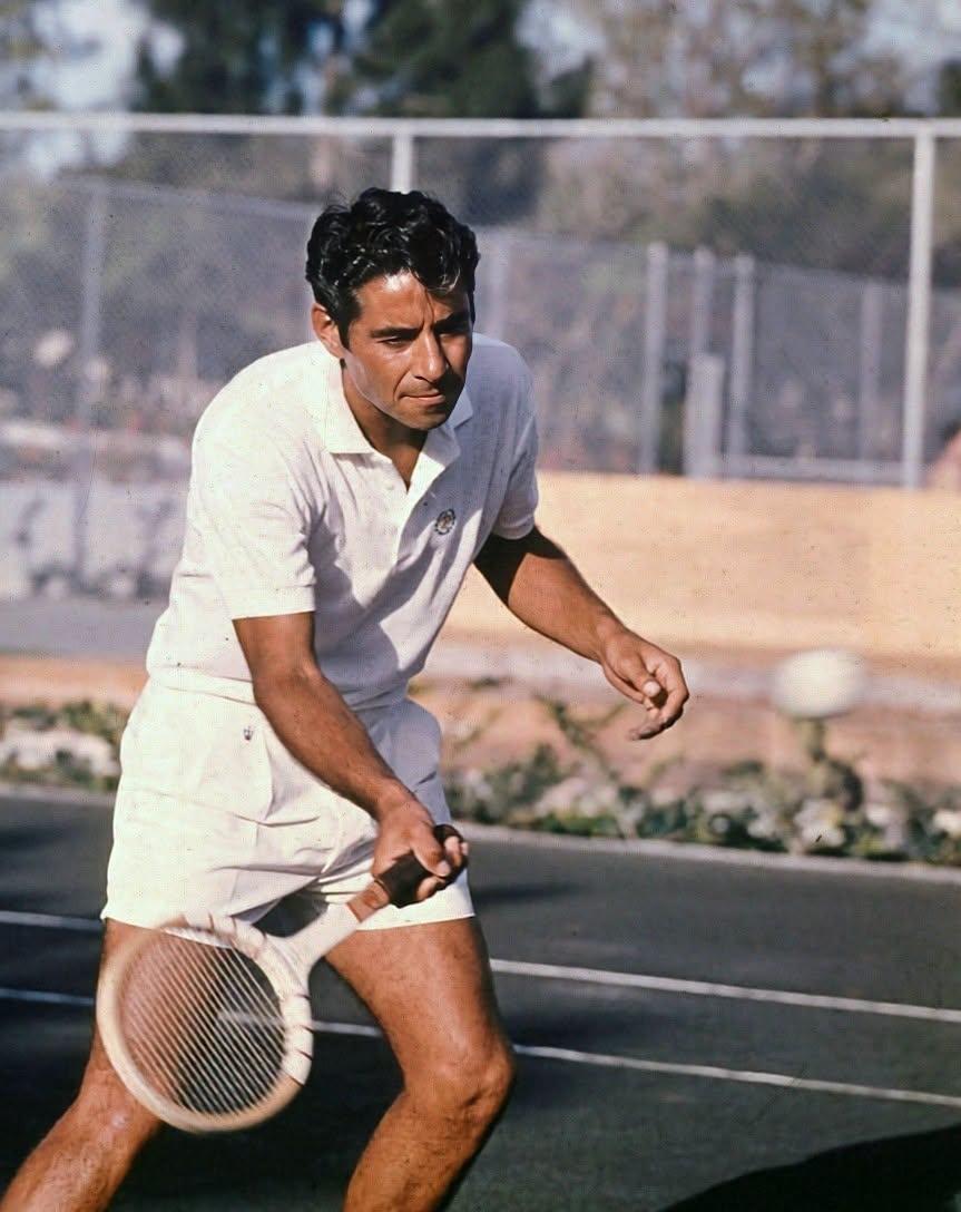Pancho Gonzales en action en 1962
