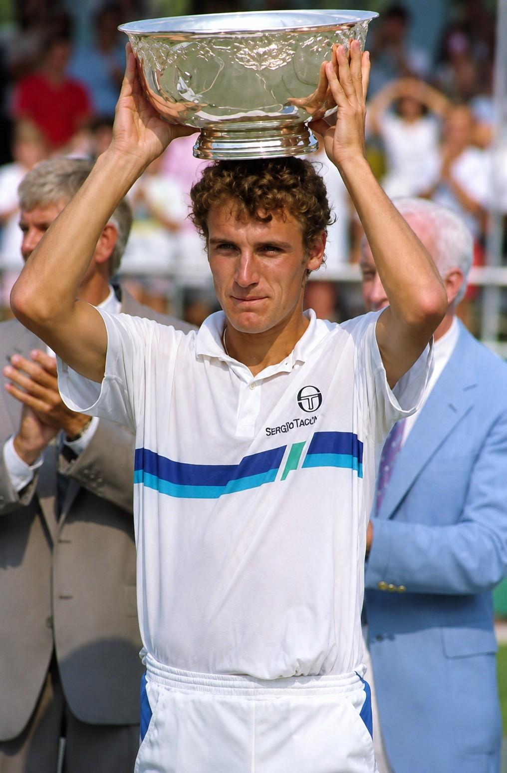 Mats Wilander avec le trophée d'Indianapolis en 1987