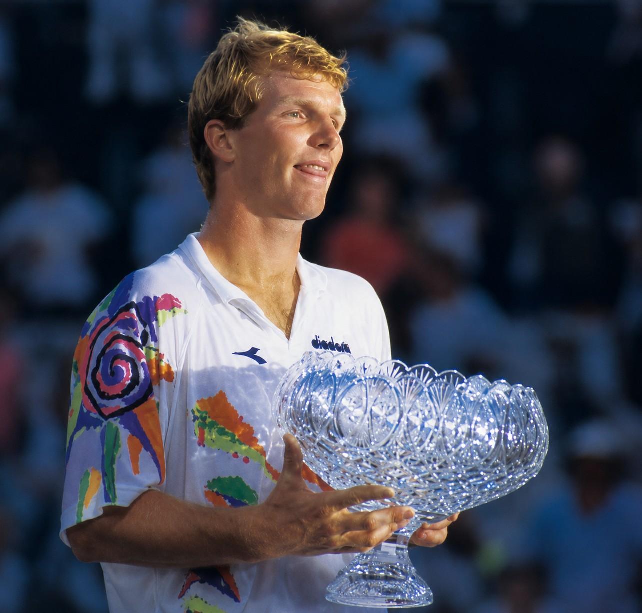 Jim Courier avec le trophée de Miami en 1991