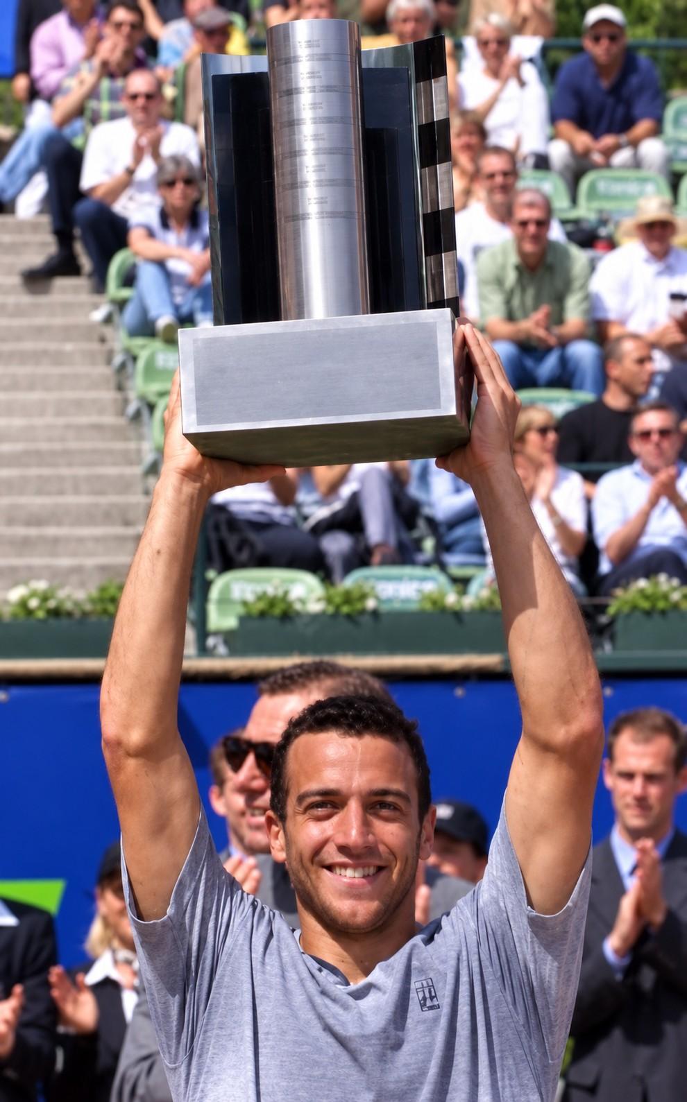 Franco Squillari soulève le trophée de Munich en 1999
