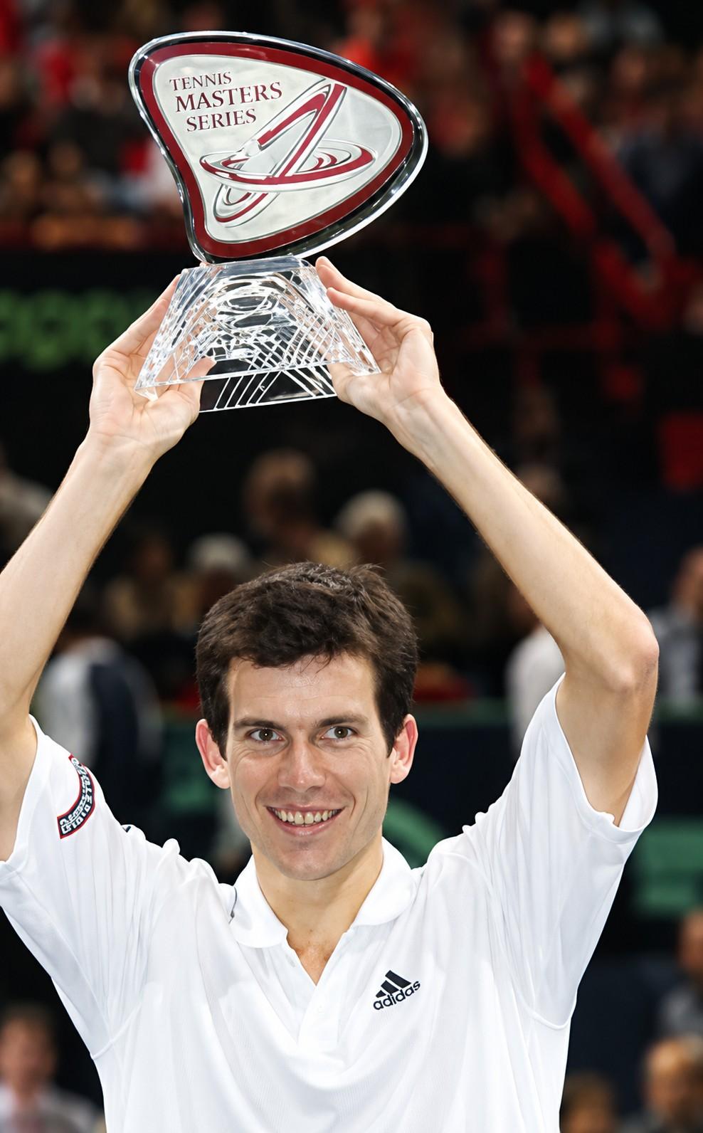 Tim Henman avec le trophée de Paris-Bercy en 2003