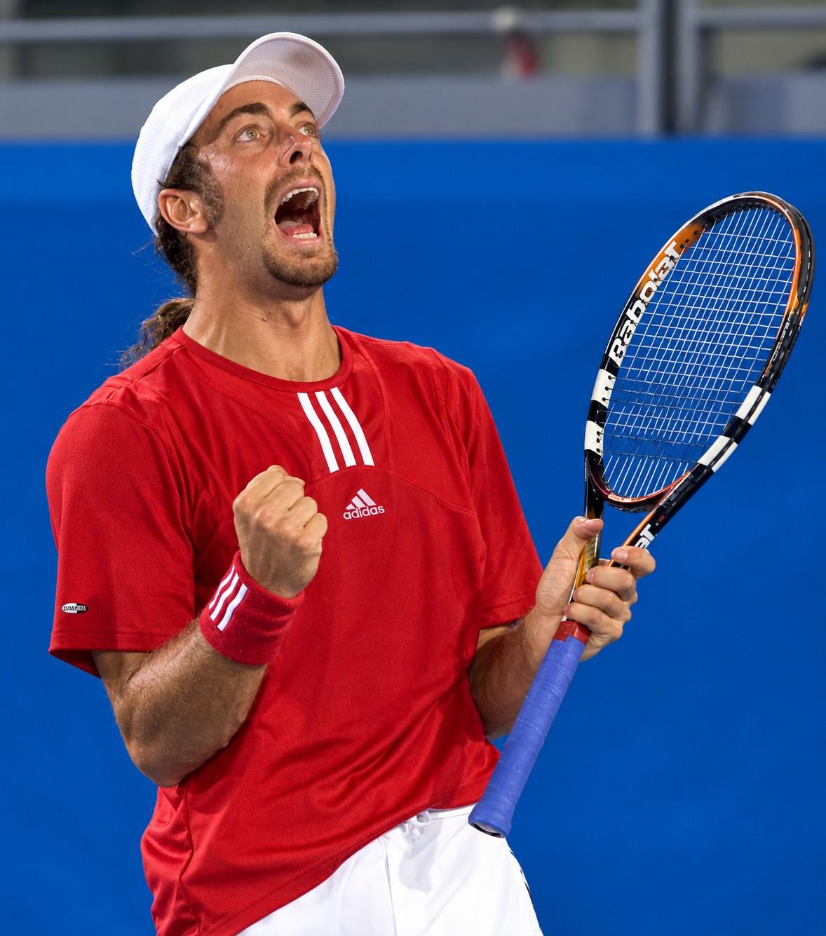 Nicolas Massu lors de la finale olympique du simple à Athènes en 2004