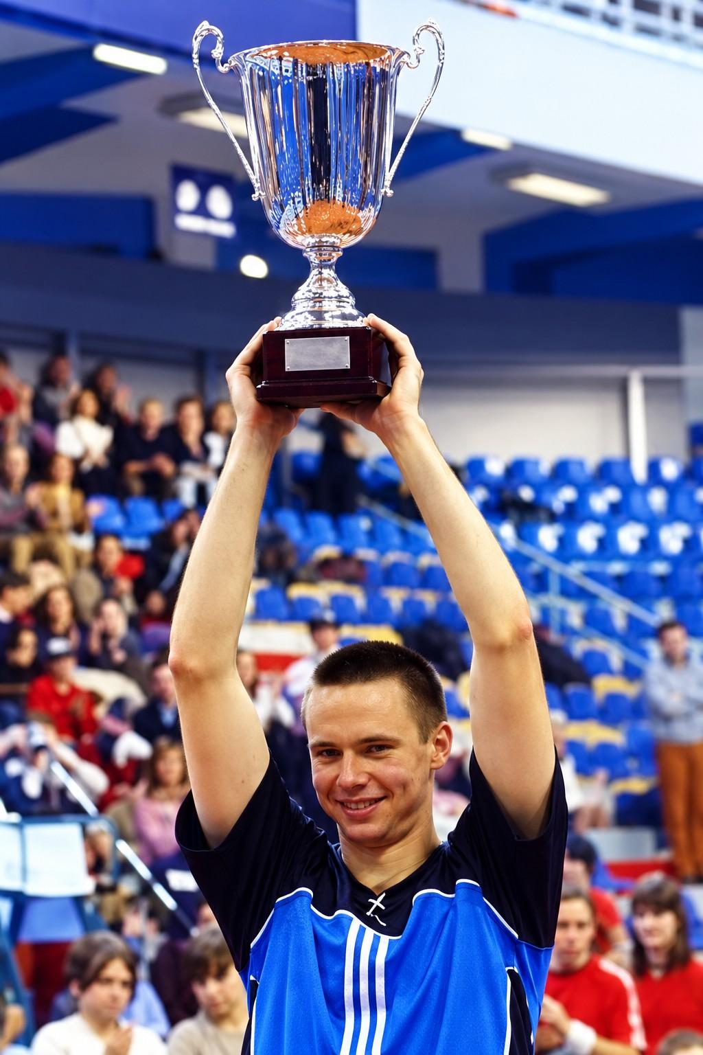 Robin Söderling avec le trophée de Milan 2005