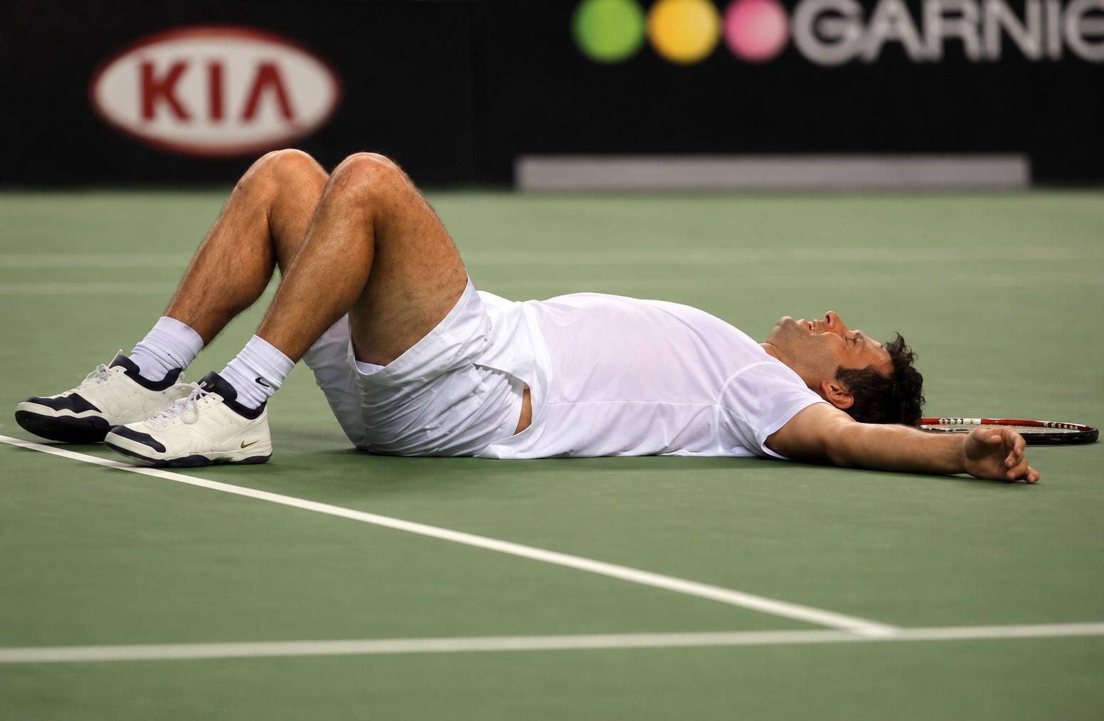 Fabrice Santoro après sa victoire contre David Ferrer à l'Open d'Australie 2006