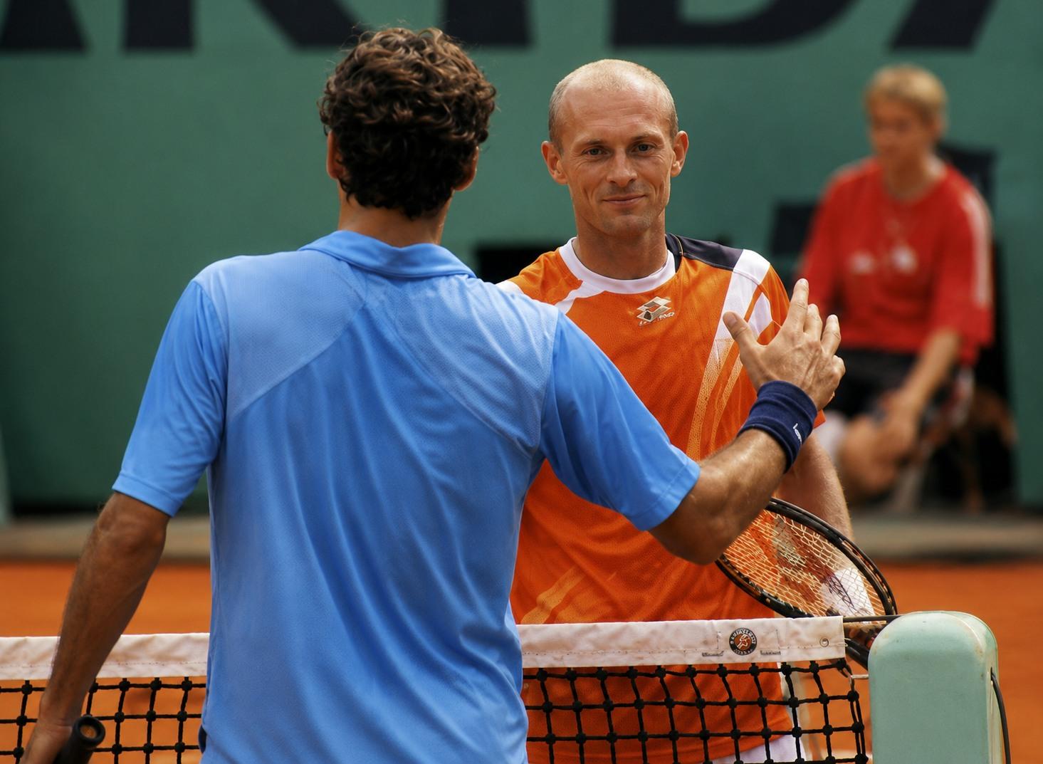 Nikolay Davydenko face à Roger Federer à Roland-Garros en 2007
