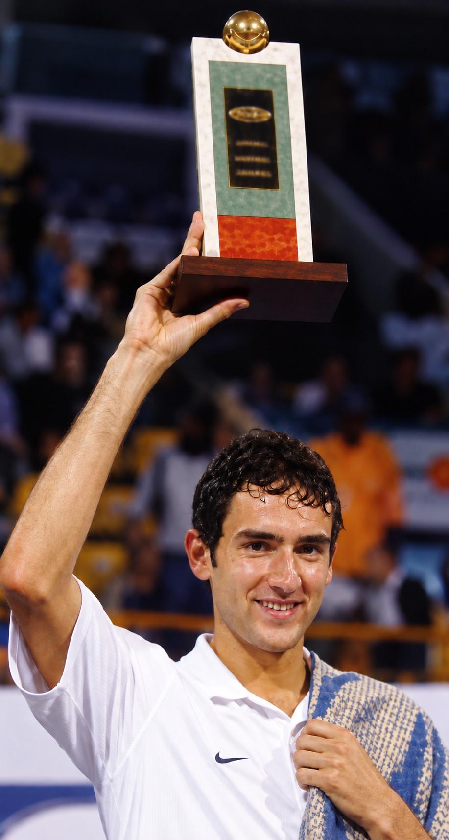 Marin Cilic avec le trophée de Chennai en 2009