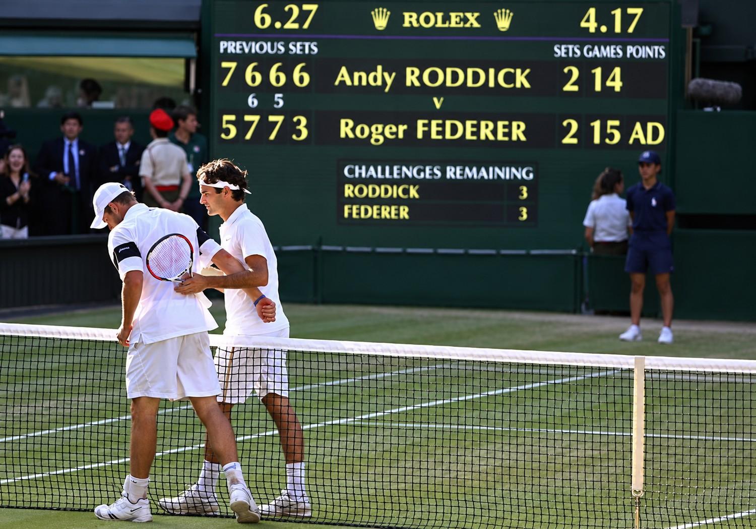 Andy Roddick et Roger Federer lors de la finale de Wimbledon 2009.