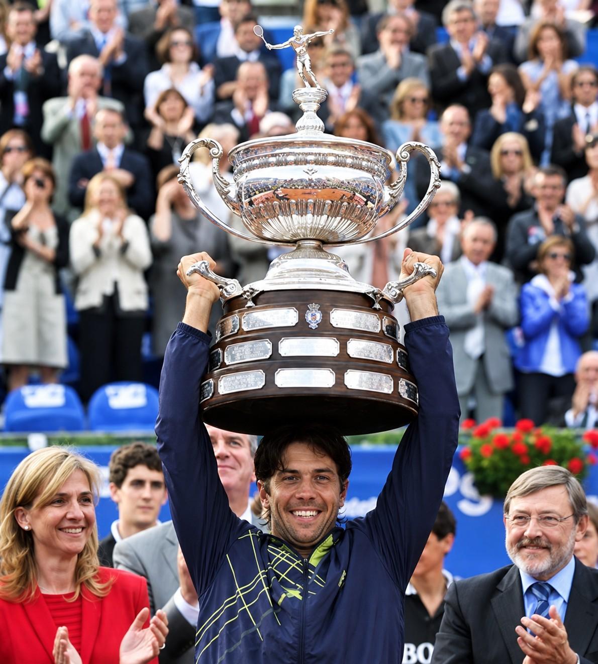 Fernando Verdasco soulève le trophée de Barcelone en 2010