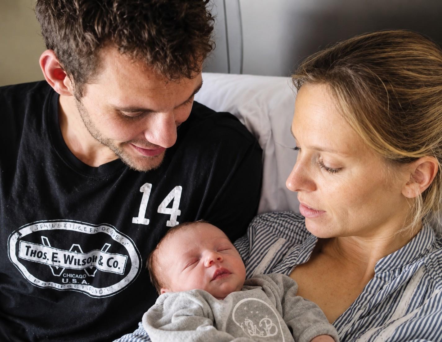 Paul-Henri Mathieu avec Quiterie Camus et leur fils Gabriel