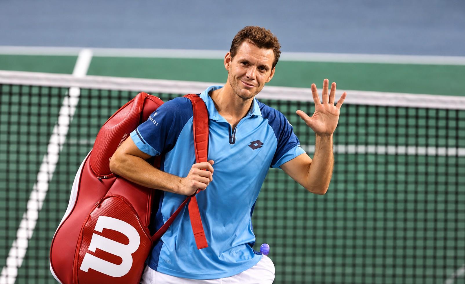 Paul-Henri Mathieu face à Vasek Pospisil à Bercy en 2017