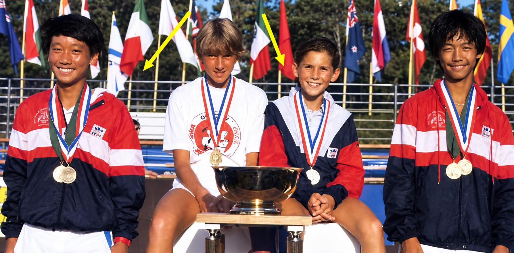 Michael Chang sur un podium junior aux côtés de Monica Seles