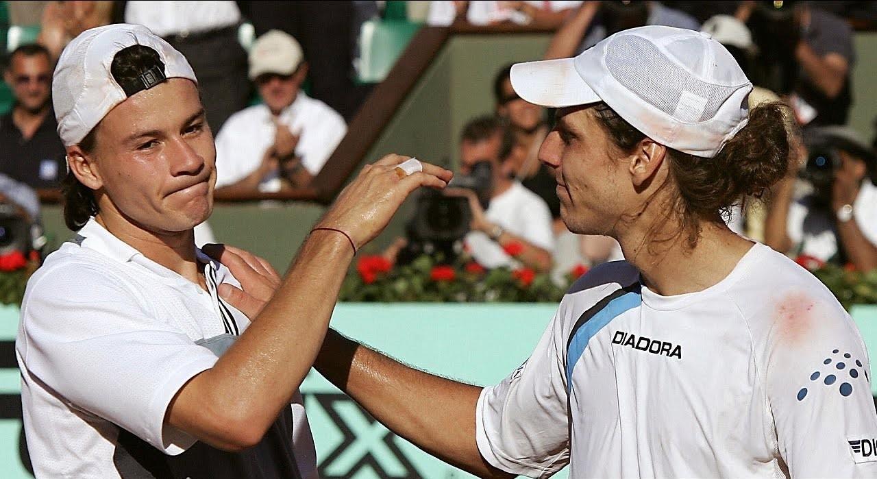 Guillermo Coria et Gaston Gaudio après la finale de Roland-Garros 2004