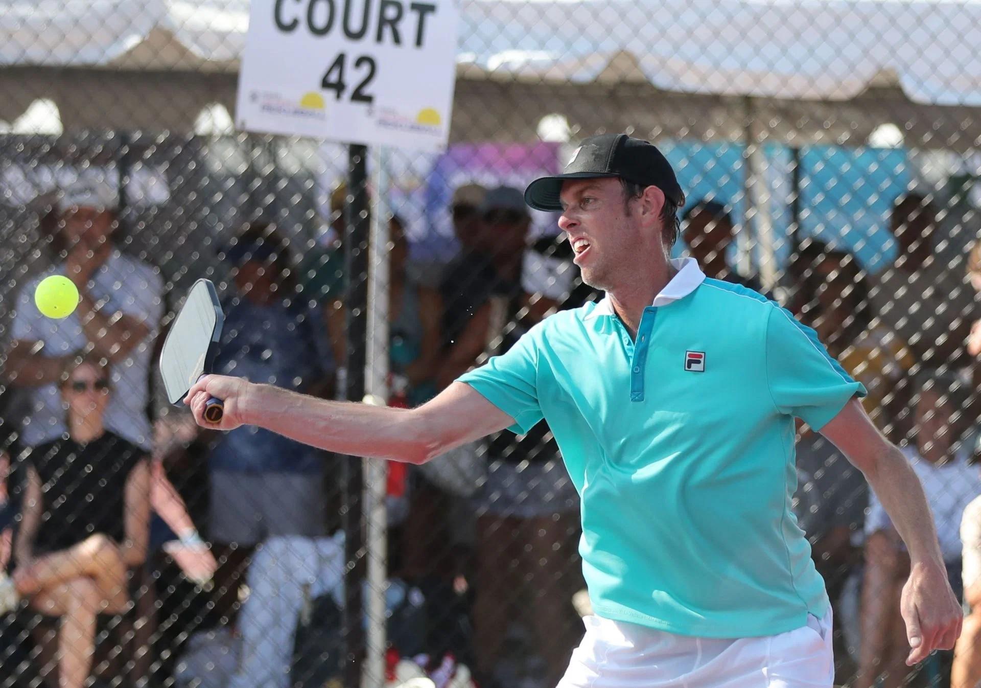 Sam Querrey joue au pickleball